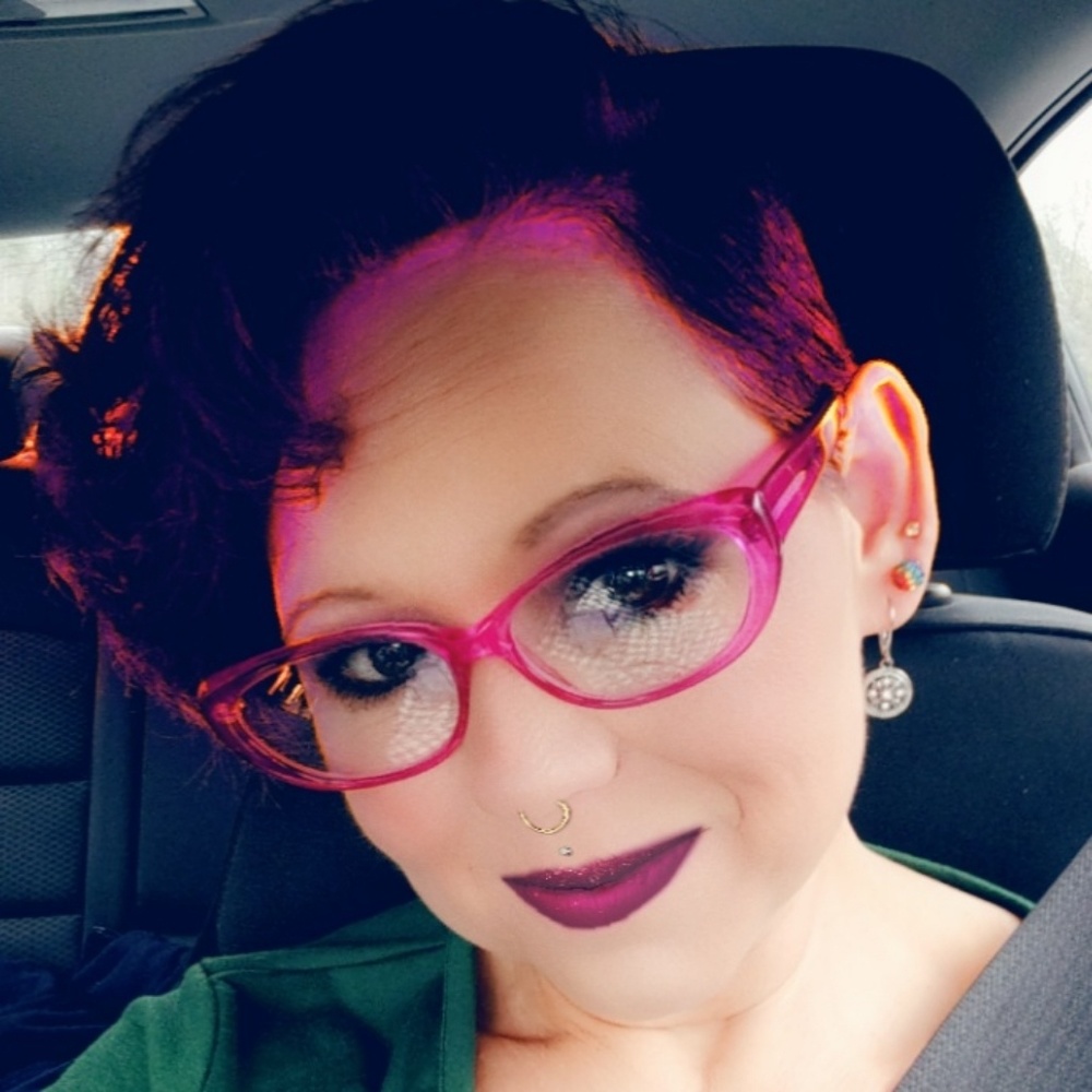 Meet your Posher, Connie